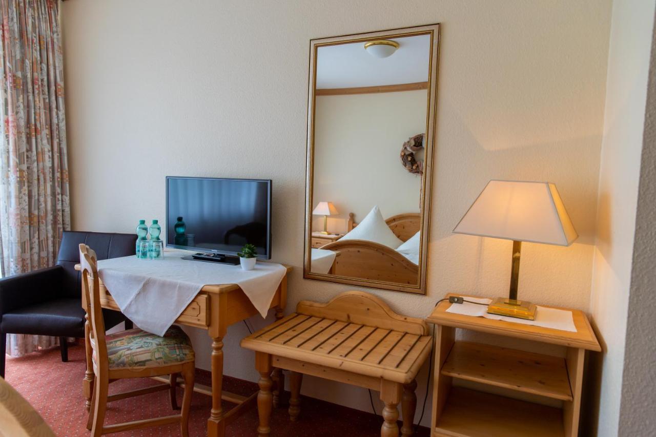 Hotel บาดเดือร์คไฮม์ ภายนอก รูปภาพ