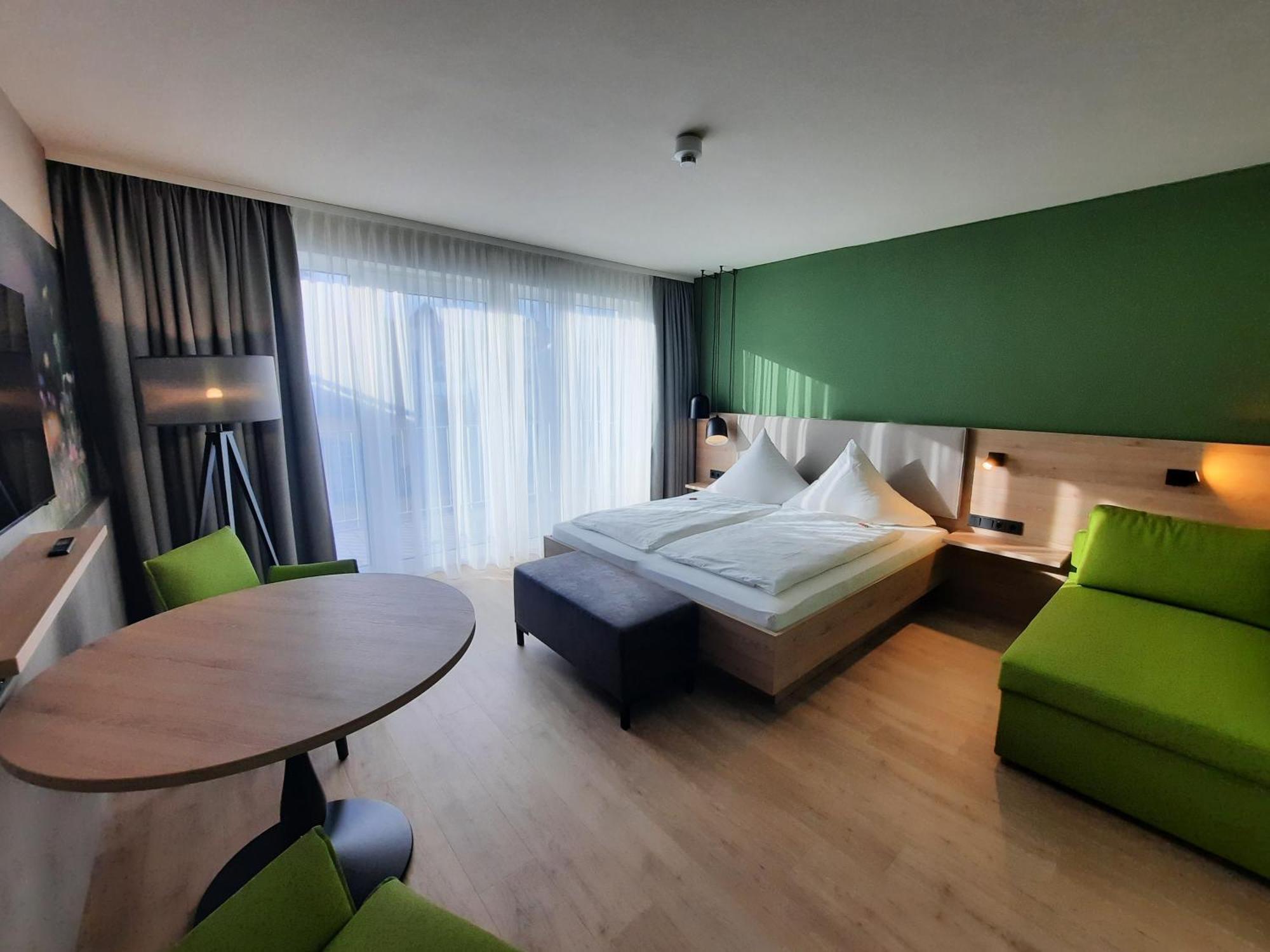 Hotel บาดเดือร์คไฮม์ ภายนอก รูปภาพ